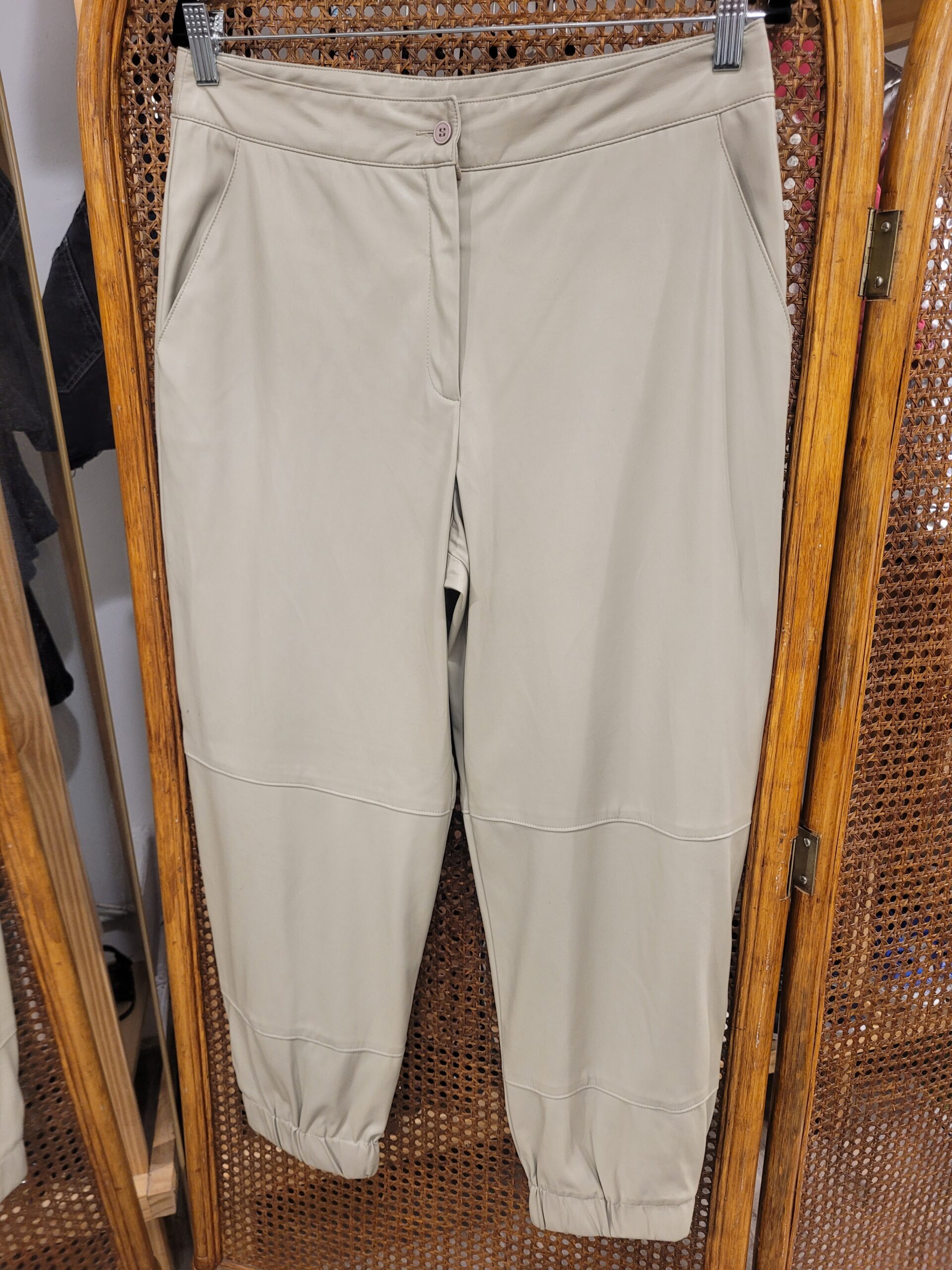 PANTALON VISON CUERO ECO