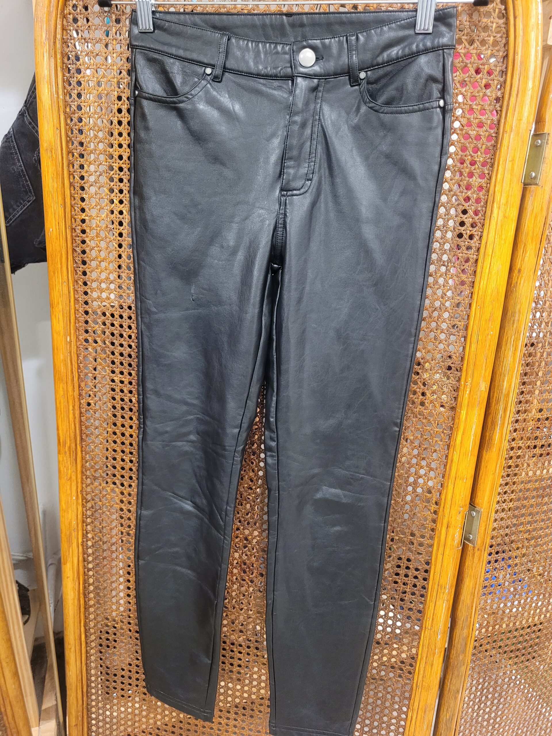 PANTALON CUERO